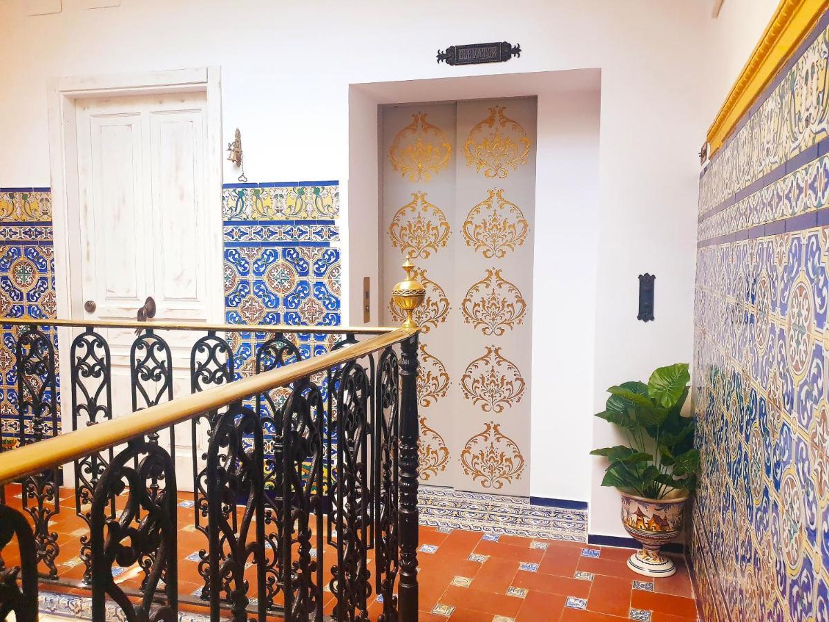 Palace House Hercules - Apartments Seville Exterior photo