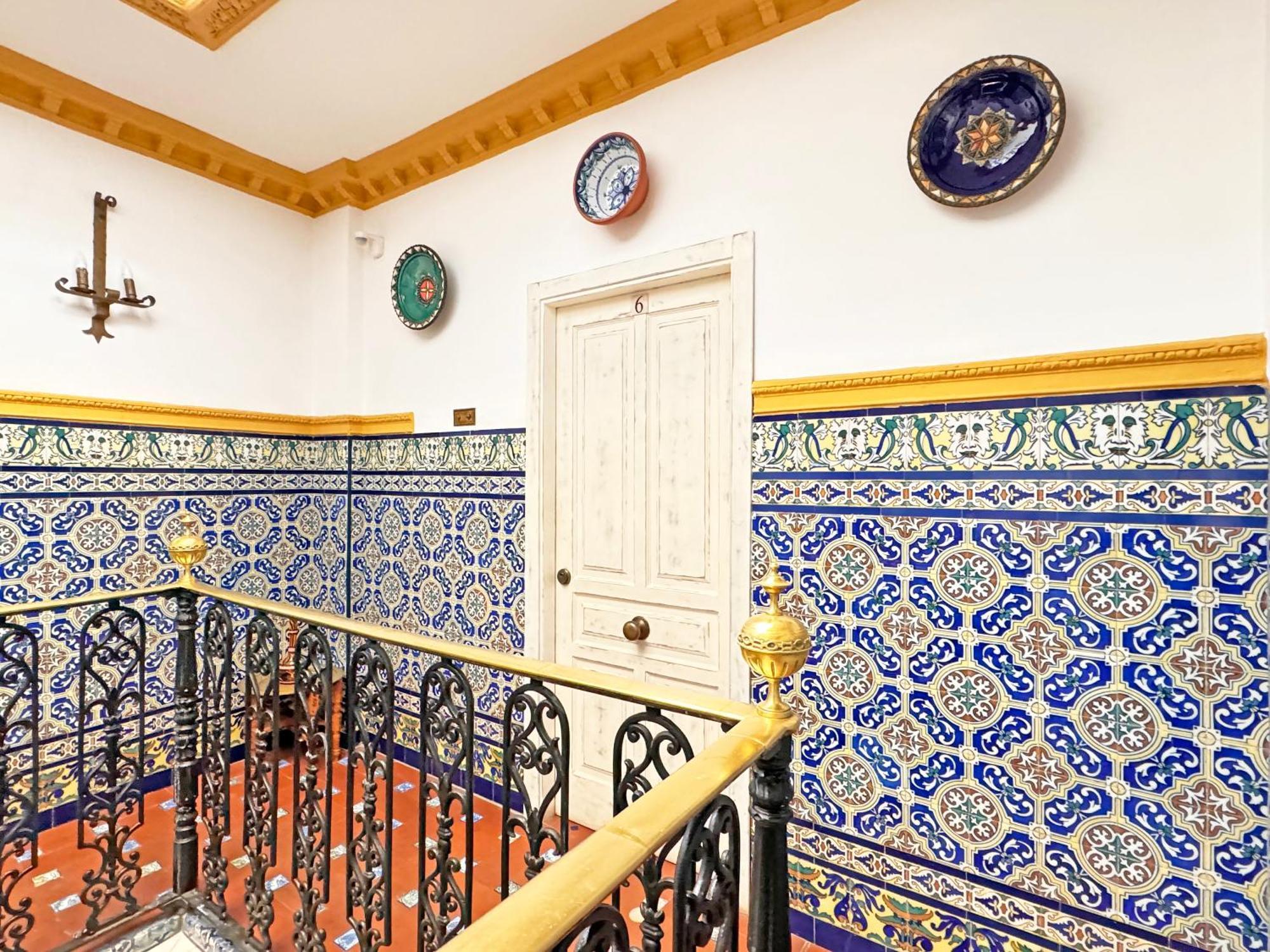 Palace House Hercules - Apartments Seville Exterior photo