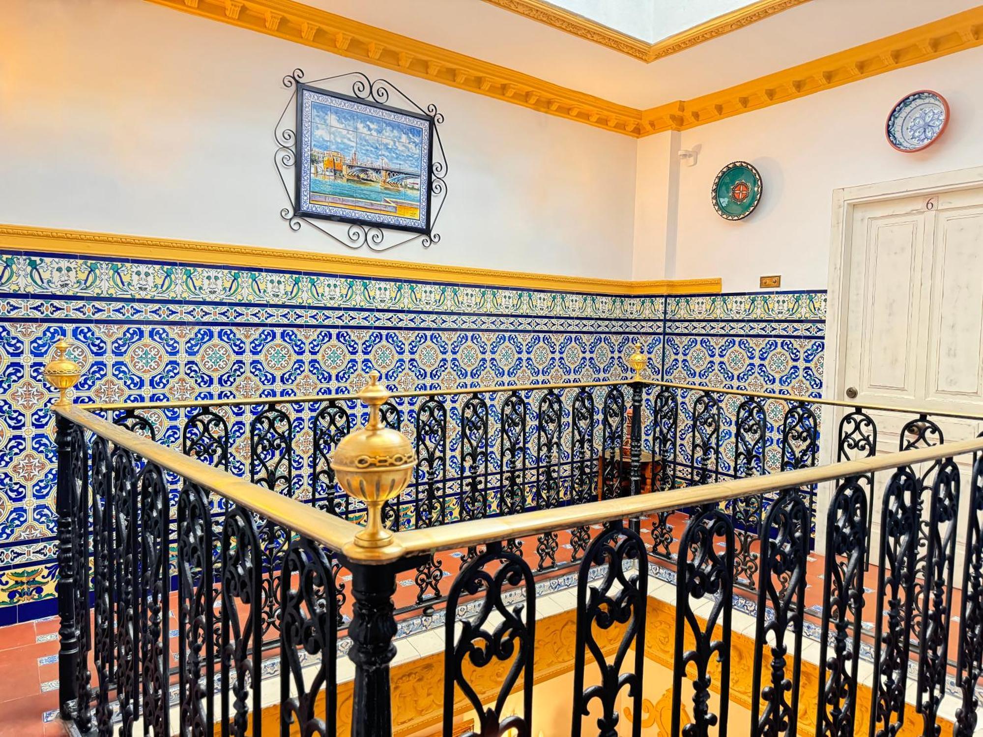 Palace House Hercules - Apartments Seville Exterior photo