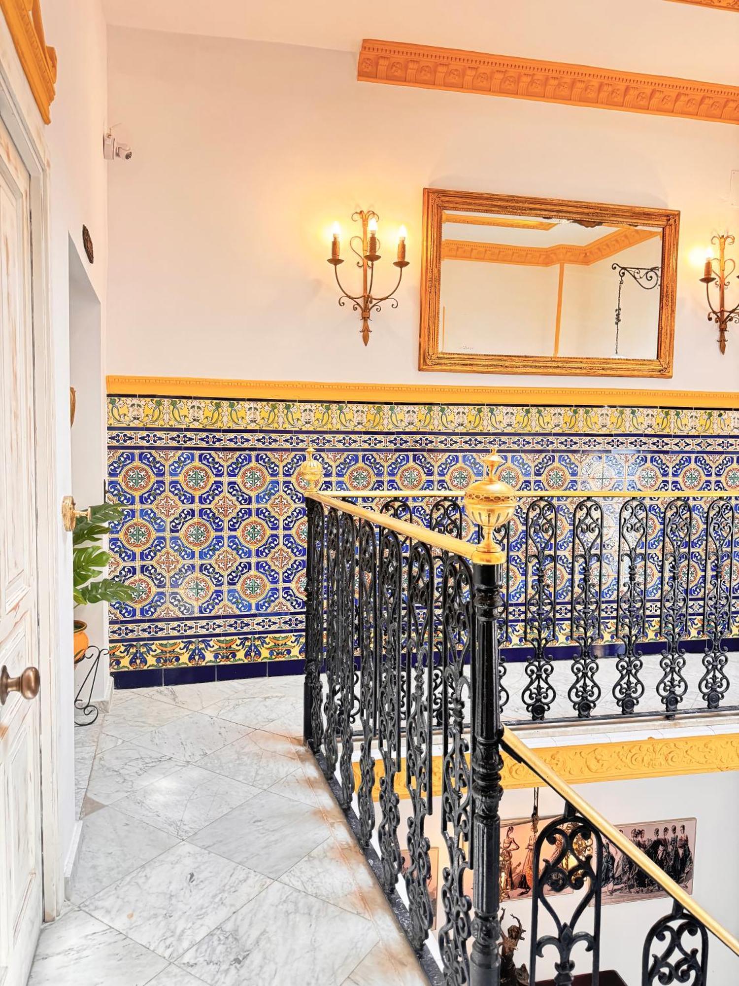 Palace House Hercules - Apartments Seville Exterior photo