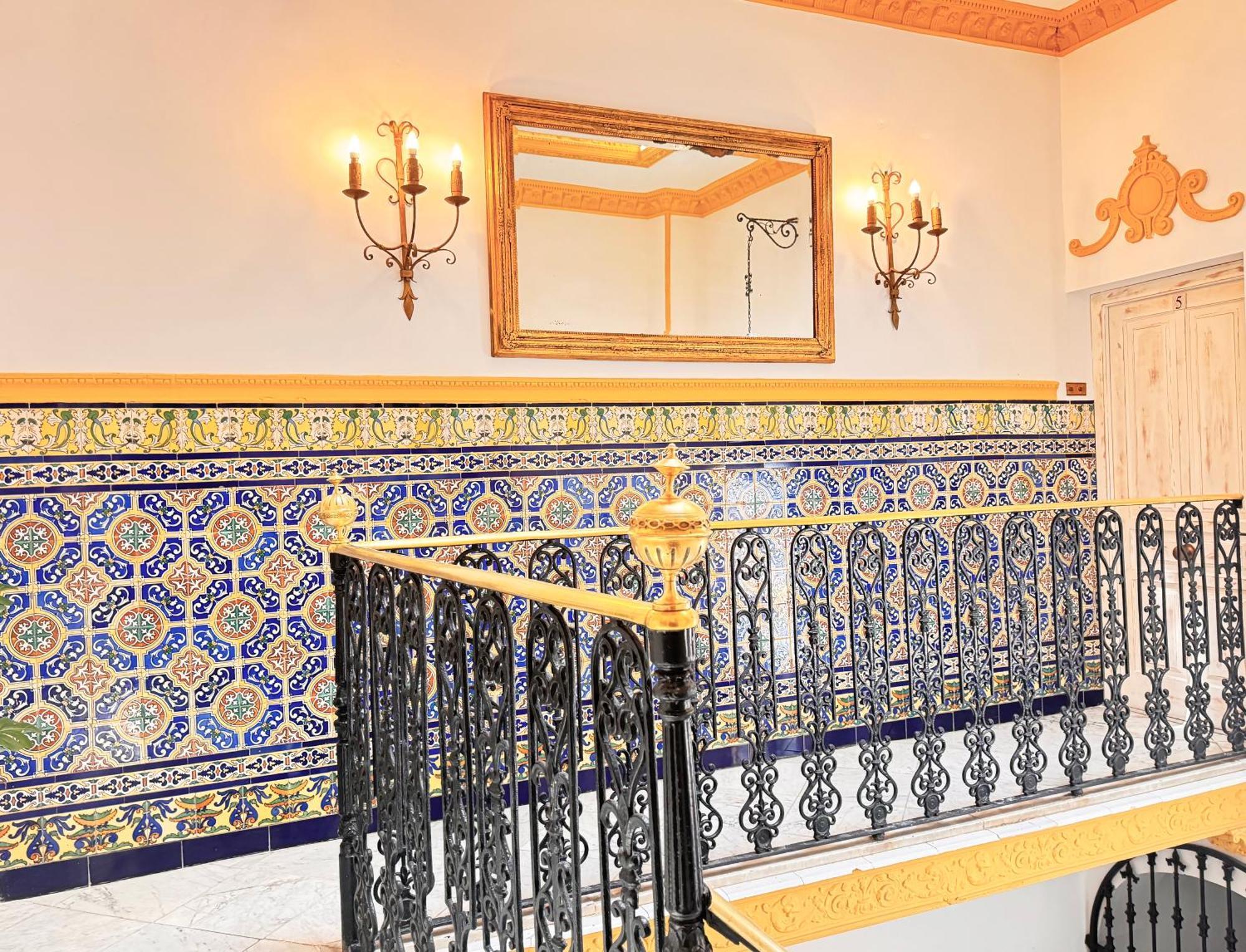 Palace House Hercules - Apartments Seville Exterior photo