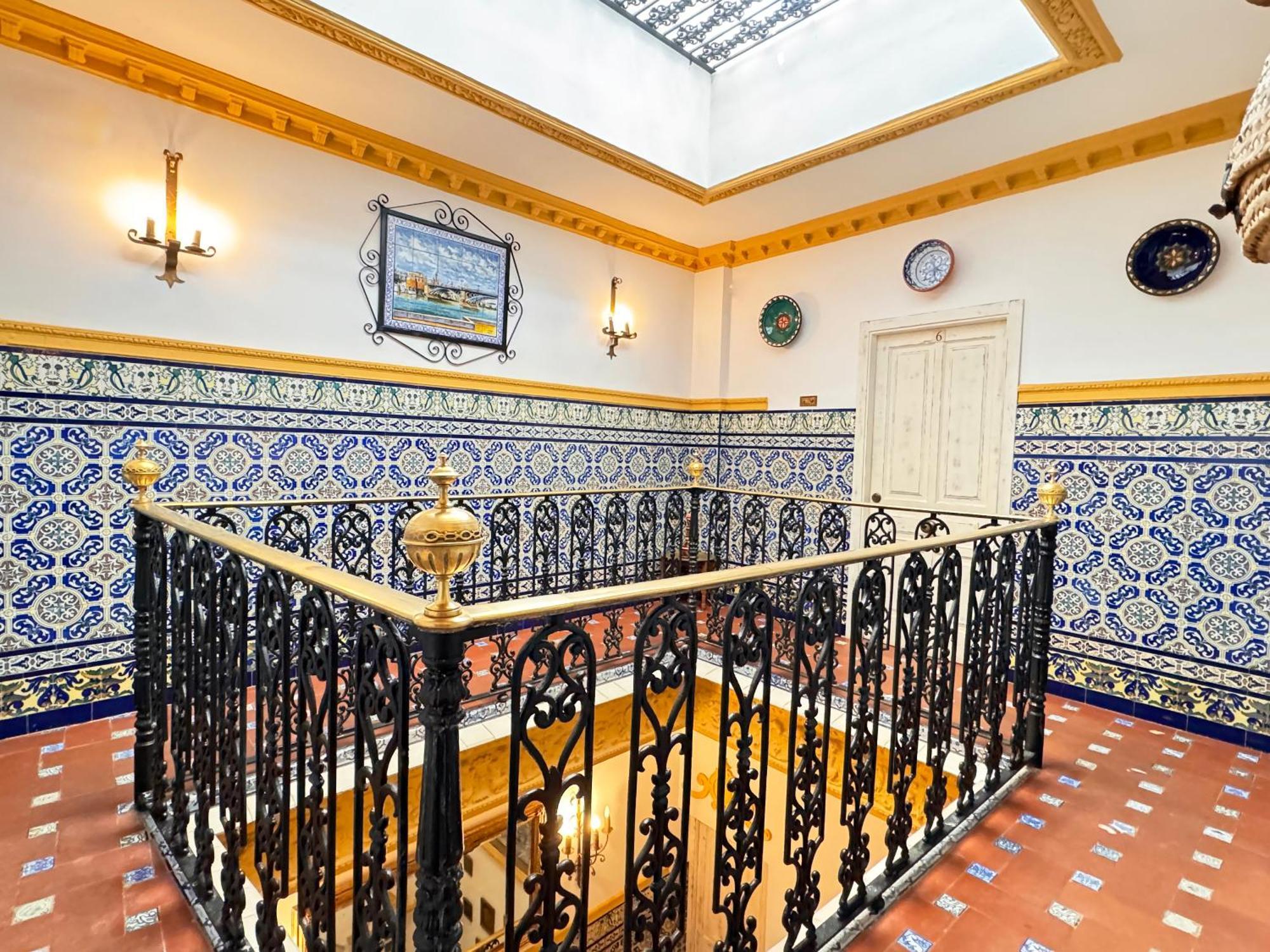 Palace House Hercules - Apartments Seville Exterior photo