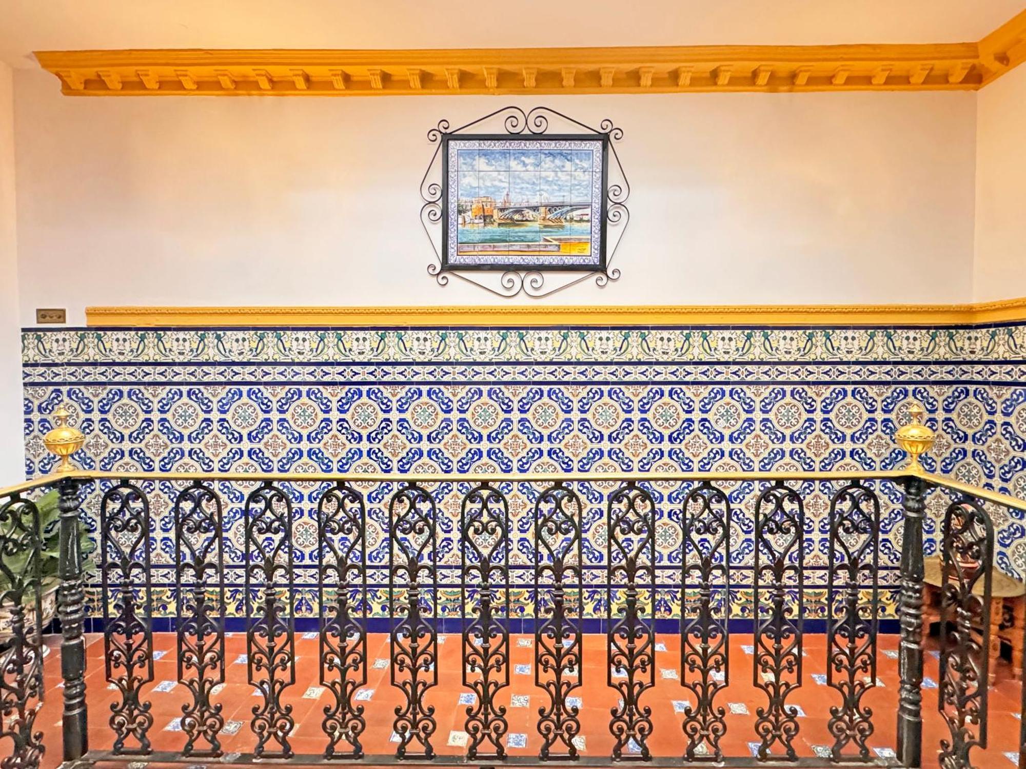 Palace House Hercules - Apartments Seville Exterior photo